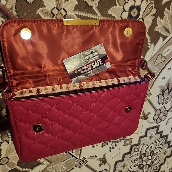 Damsel In Defense Kari's Clutch/Crossbody/Shoulder conceal holster bag NWT - Picture 4 of 10